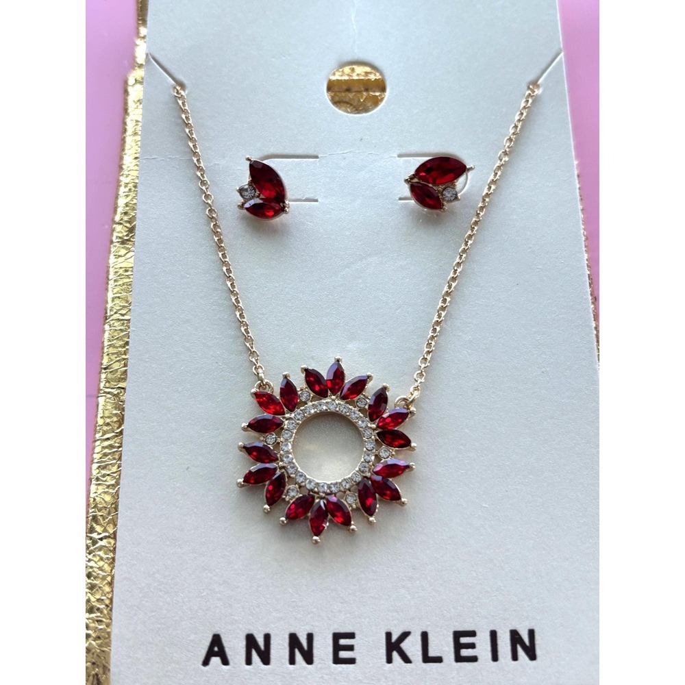 Necklace and Earrings Set Gold Tone Red Crystal Lobster Clasp Floral New